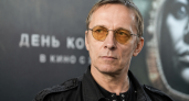 «Какие танки в эпоху дронов»: Иван Охлобыстин неожиданно поддержал парад Победы без техники — и заговорил о «военной аскезе»