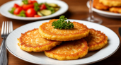 Аппетитнее любых хашбраунов: драники из варёной картошки и пармезана — нежные и в хрустящей корочке