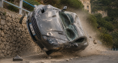 Сцена из «Казино Рояль», которую не смогла остановить физика: как Aston Martin заставили кувыркаться семь раз