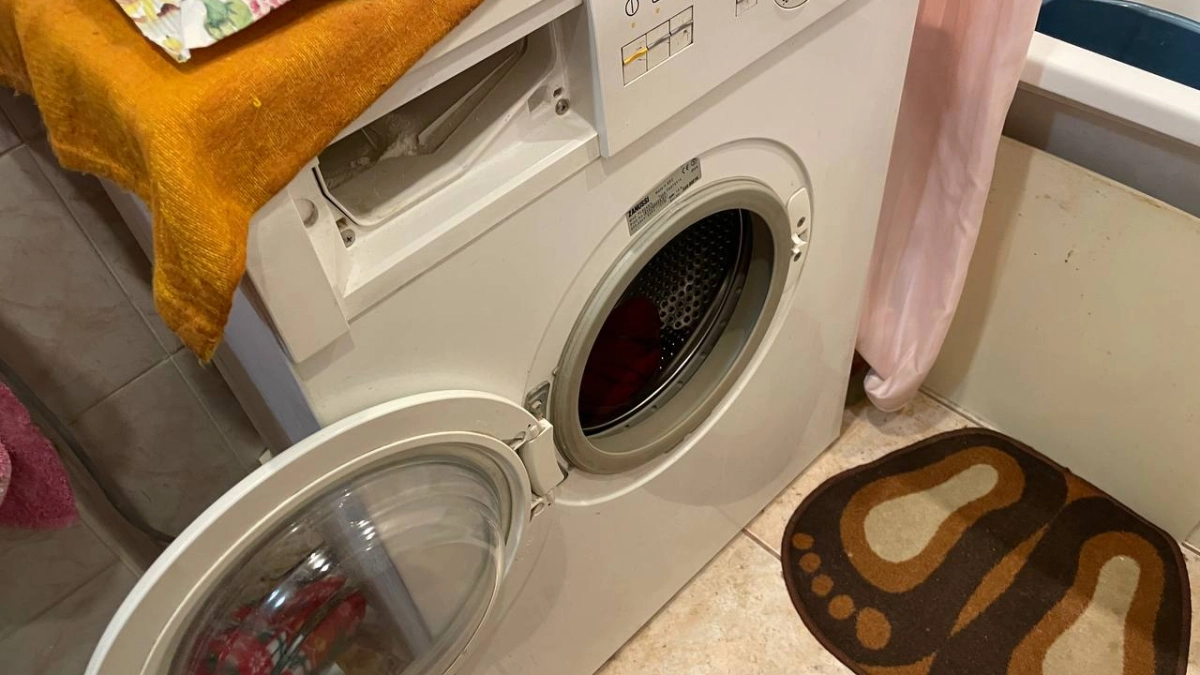 Зажмите 2 кнопки — и стиралка сама очистится грязи, плесени и старого порошка: идеальный лайфхак для вечной службы 